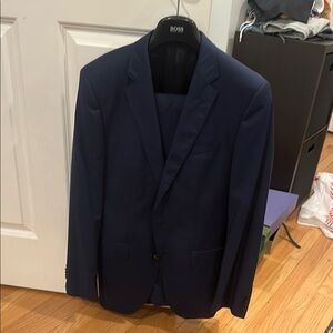 Hugo Boss Navy Blue Suit Italian Tailored 39’ size